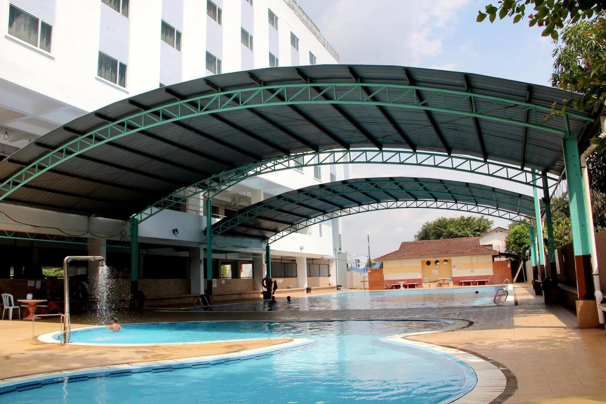 Hotel Asrc Alor Setar Esterno foto
